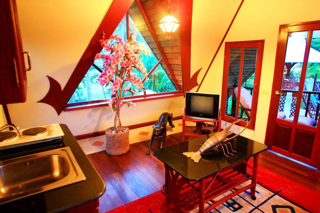 Coco Palace Resort Nai Harn Quarto foto