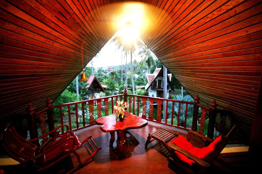 Coco Palace Resort Nai Harn Quarto foto